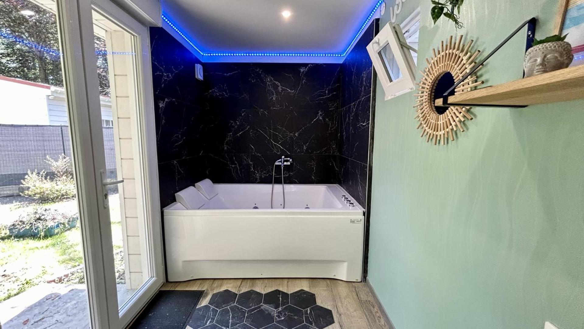Terre & Mer'Veilles 2, Appartement Avec Spa Pour 2 Personnes 法威雷斯 外观 照片